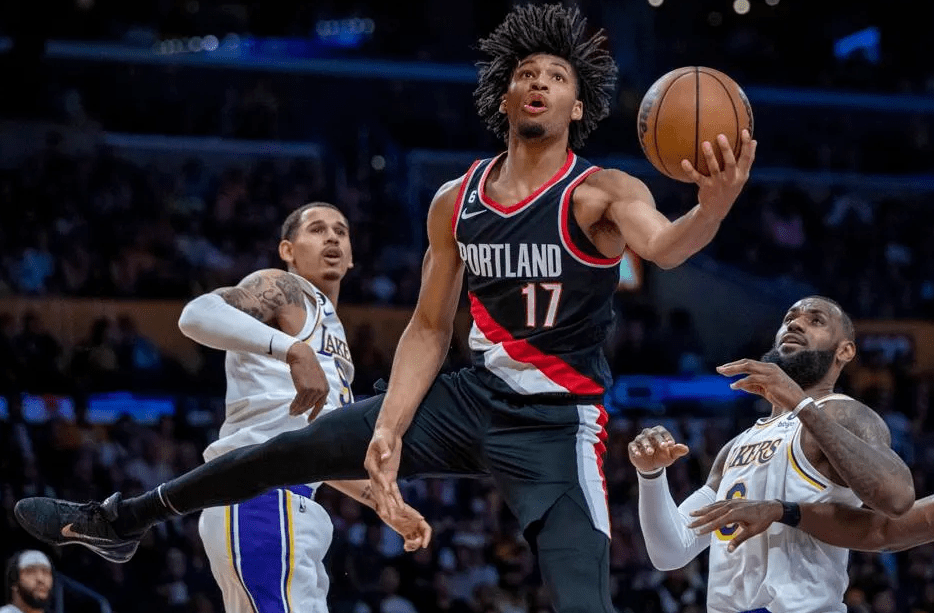 关于刀锋队球星获最佳球员称号，成为球队新希望的信息